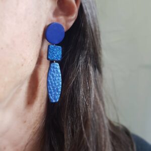 Boucles d'oreille CEDRO en cuir upcyclé bleu roi