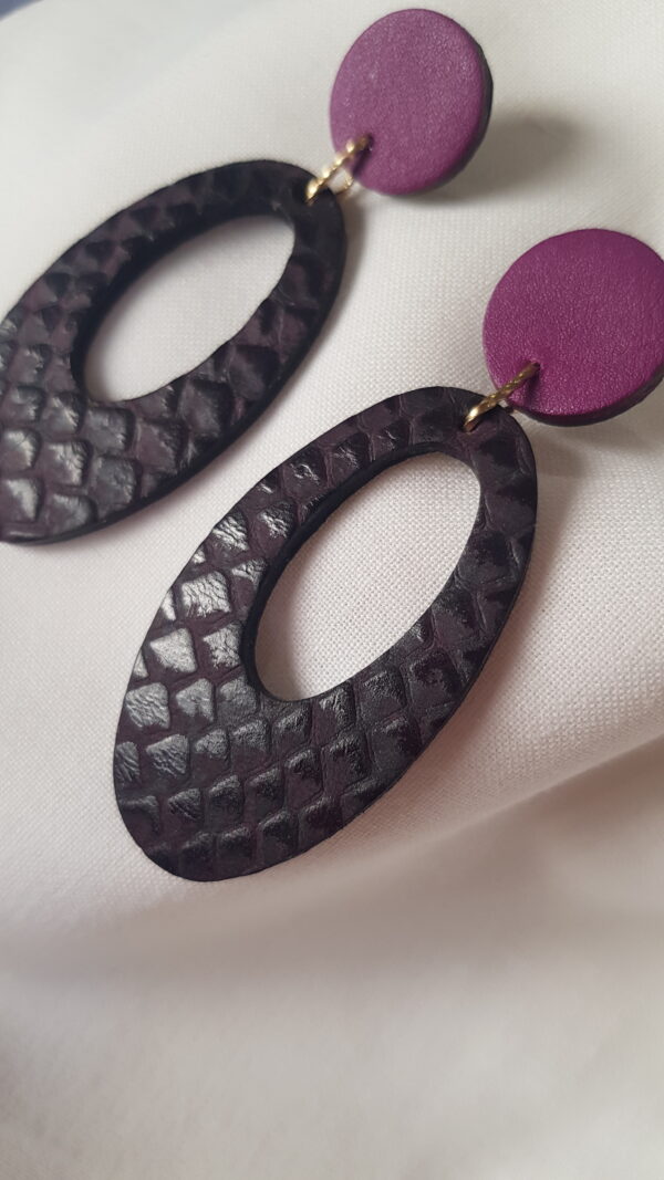 Boucles d'oreille CUBIA en cuir upcyclé violet